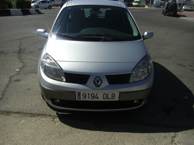 vista delantera RENAULT MEGANE SCENIC 1.5 DCI 100CV
