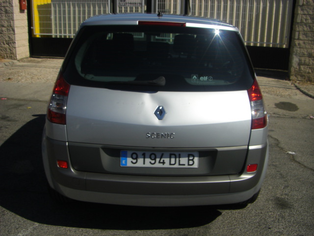 vista trasera RENAULT MEGANE SCENIC 1.5 DCI 100CV