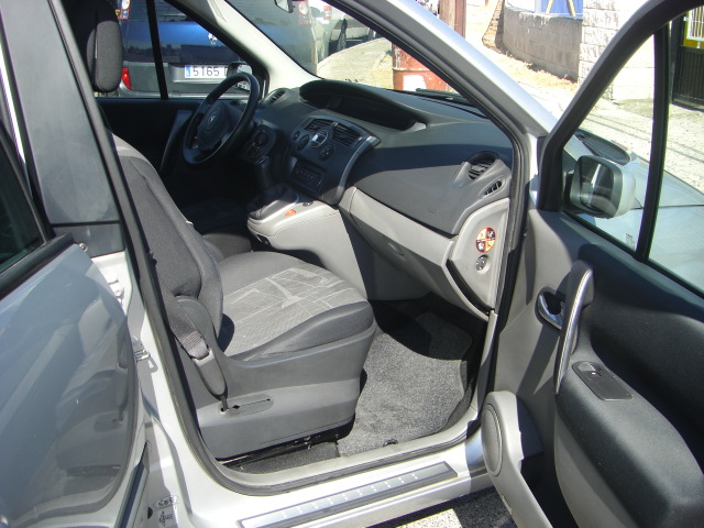 vista interior derecho RENAULT MEGANE SCENIC 1.5 DCI 100CV