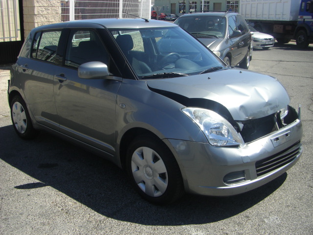 vista delantera derecha SUZUKI SWIFT 1.4 GASOLINA 90CV