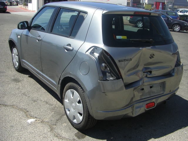 vista trasera izquierda vista motor SUZUKI SWIFT 1.4 GASOLINA 90CV