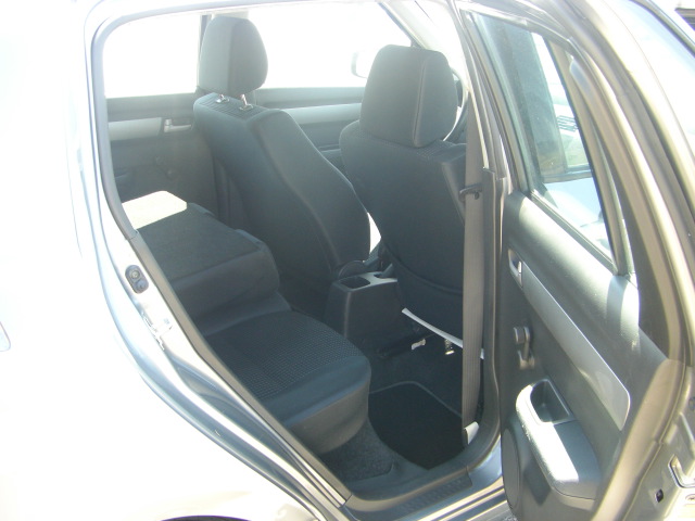 vista interior trasero vista motor SUZUKI SWIFT 1.4 GASOLINA 90CV