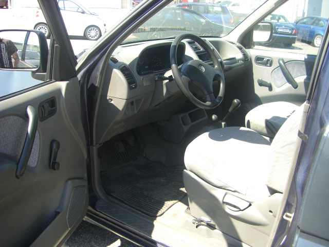 vista interior izquierdo NISSAN TERRANO II 2.4 GASOLINA 123CV