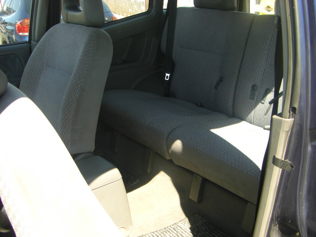 vista interior trasero 2 NISSAN TERRANO II 2.4 GASOLINA 123CV