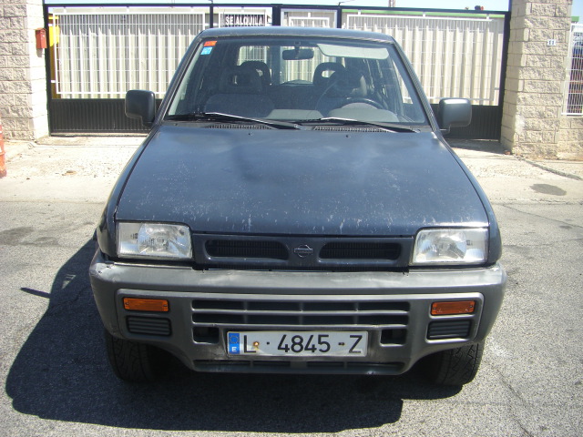 vista delantera NISSAN TERRANO II 2.4 GASOLINA 123CV