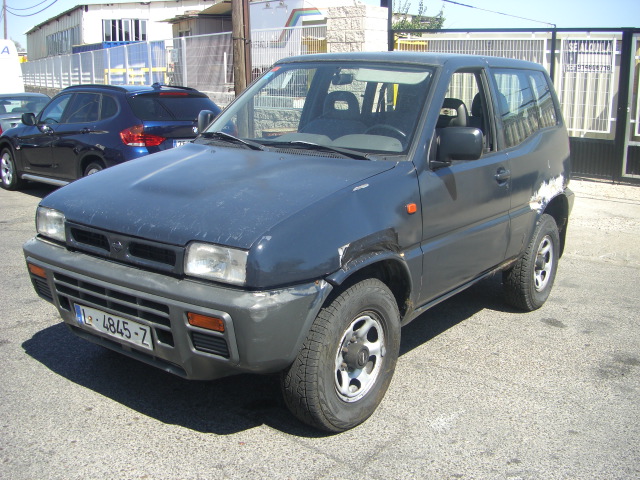 vista delantera izquierda NISSAN TERRANO II 2.4 GASOLINA 123CV