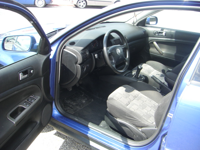 vista interior izquierdo VOLKSWAGEN PASSAT AVANT 1.9 TDI 115CV