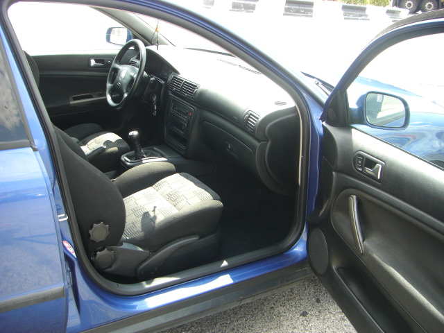 vista interior derecho VOLKSWAGEN PASSAT AVANT 1.9 TDI 115CV