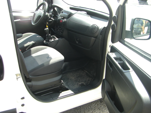 vista interior derecha PEUGEOT BIPPER 1.3 HDI 75CV INDUSTRIAL