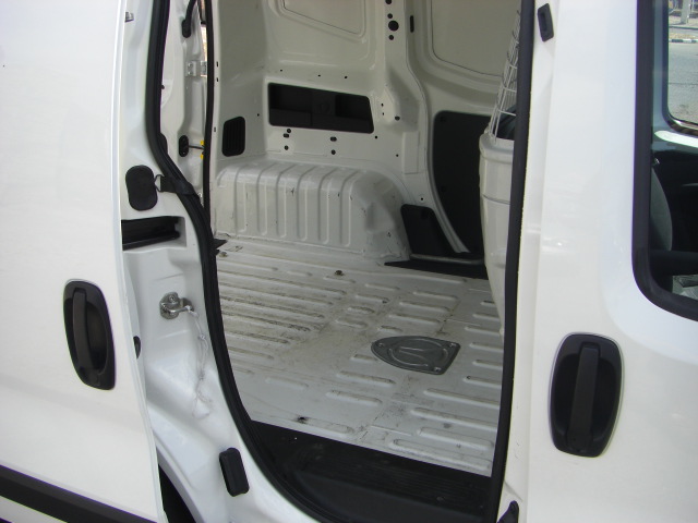 vista caja puerta lateral PEUGEOT BIPPER 1.3 HDI 75CV INDUSTRIAL