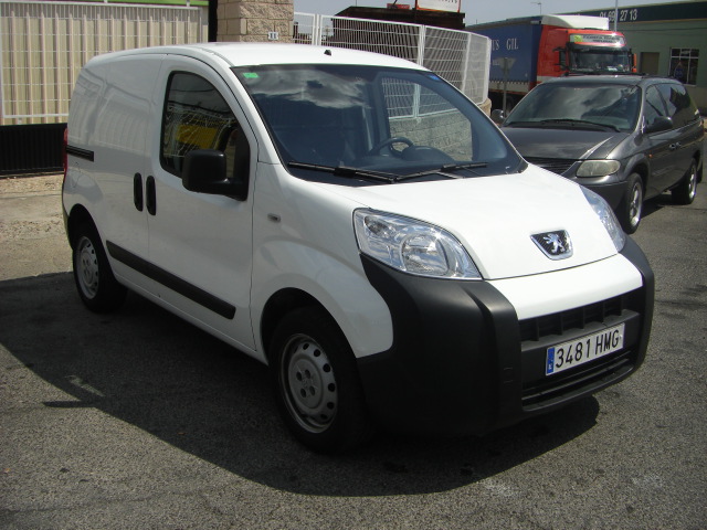 vista delantera derecha PEUGEOT BIPPER 1.3 HDI 75CV INDUSTRIAL