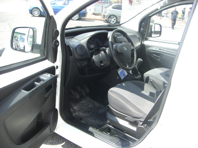 vista interior izquierdo PEUGEOT BIPPER 1.3 HDI 75CV INDUSTRIAL