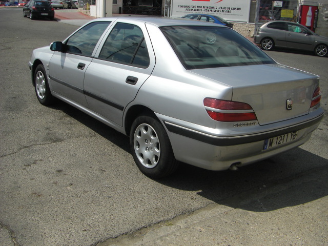 vista trasera izquierda PEUGEOT 406 2.0 HDI 90CV