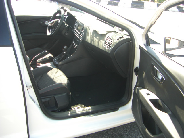 vista interior derecho SEAT LEON FR 2.0 TDI 150CV