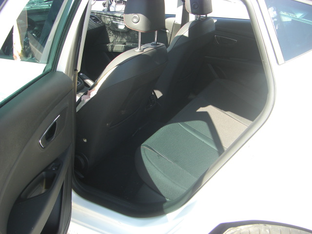 vista interior trasero 2 SEAT LEON FR 2.0 TDI 150CV