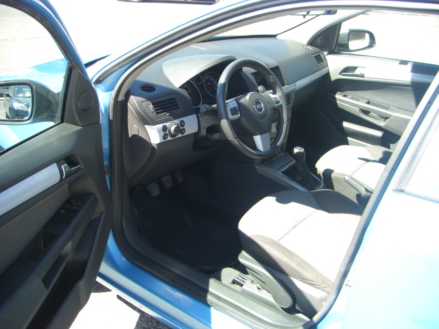 vista interior izquierdo OPEL ASTRA 1.7 CDTI 100CV