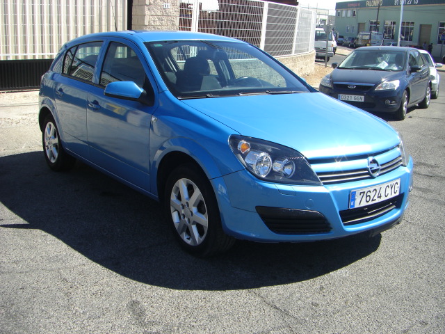 vista delantera derecha OPEL ASTRA 1.7 CDTI 100CV