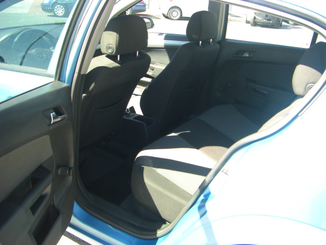 vista interior trasero 2 OPEL ASTRA 1.7 CDTI 100CV