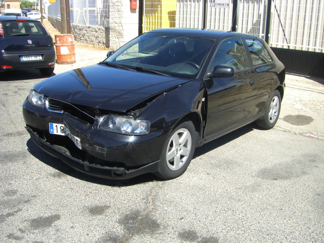 vista delantera izquierda AUDI A-3 1.9 TDI 100CV