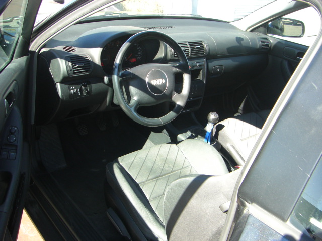 vista delantera izquierda AUDI A-3 1.9 TDI 100CV