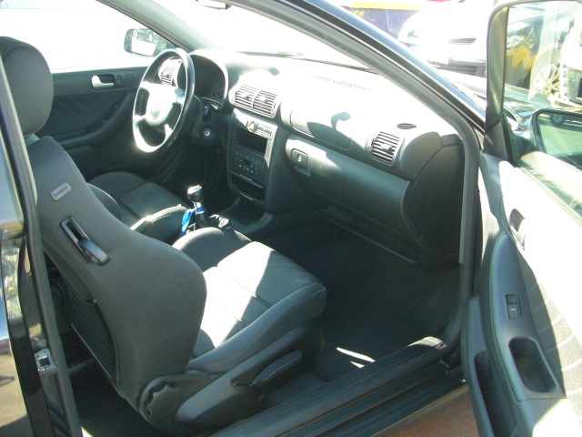 vista interior derecho AUDI A-3 1.9 TDI 100CV