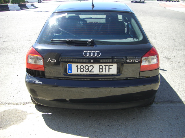 vista trasera AUDI A-3 1.9 TDI 100CV