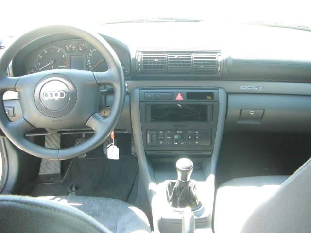 vista salpicadero AUDI A-4 AVANT 1.8 GASOLINA 150CV QUATTRO