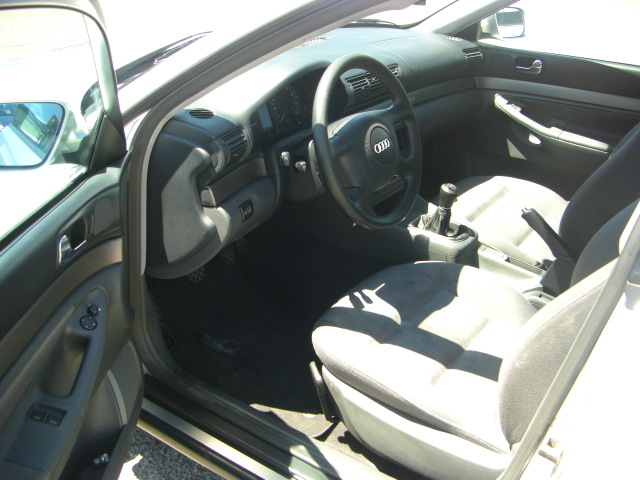 vista interior izquierdo AUDI A-4 AVANT 1.8 GASOLINA 150CV QUATTRO