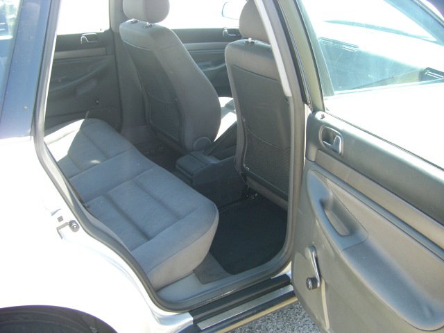 vista interior trasero 2 AUDI A-4 AVANT 1.8 GASOLINA 150CV QUATTRO