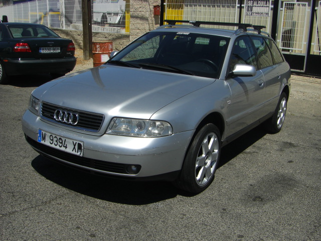 vista delantera izquierda AUDI A-4 AVANT 1.8 GASOLINA 150CV QUATTRO