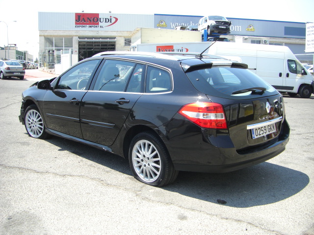 vista trasera izquierda RENAULT LAGUNA GRAND TOUR 2.0 DCI 150CV