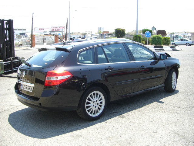 vista trasera derecha RENAULT LAGUNA GRAND TOUR 2.0 DCI 150CV
