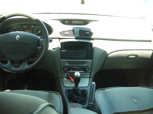vista salpicadero RENAULT LAGUNA 2.2 DCI 150CV