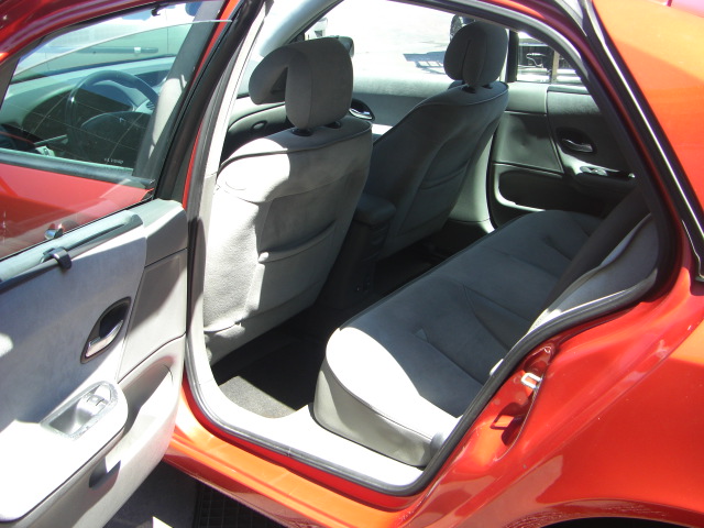 vista interior trasero RENAULT LAGUNA 2.2 DCI 150CV