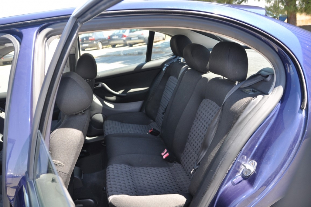 vista interior trasero SEAT LEON 1.9 TDI 110CV