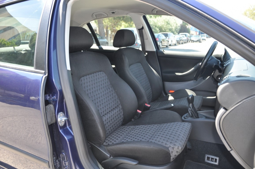 vista interior derecho SEAT LEON 1.9 TDI 110CV