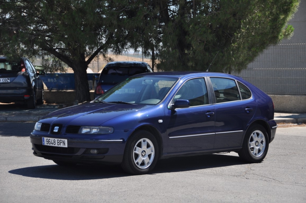 vista delantera izquierda SEAT LEON 1.9 TDI 110CV