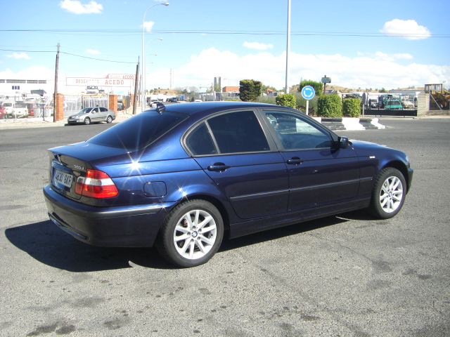 vista trasera derecha BMW 320D 2.0 150CV