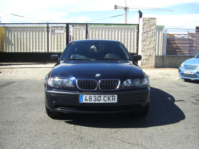 vista delantera BMW 320D 2.0 150CV