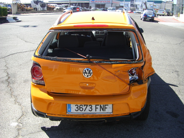 VOLKSWAGEN POLO CROSS