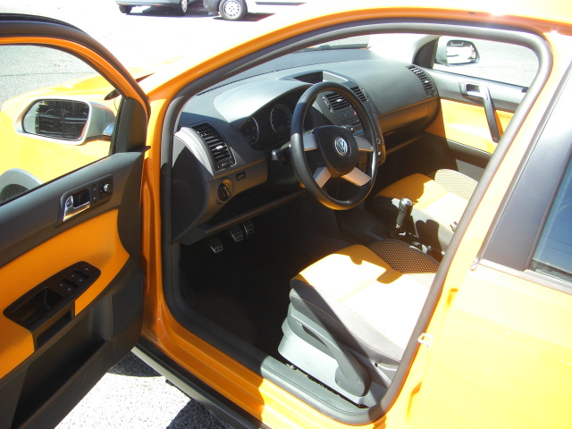 VOLKSWAGEN POLO CROSS