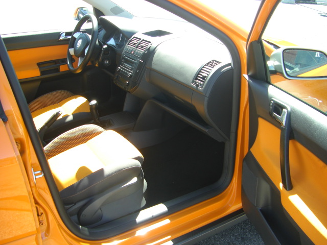 VOLKSWAGEN POLO CROSS