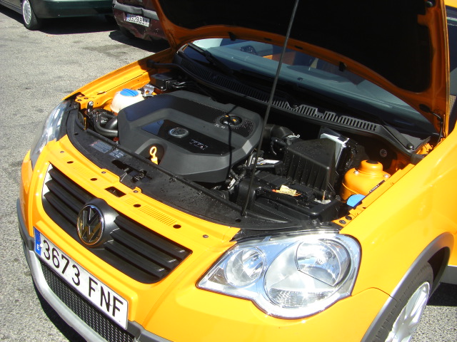 VOLKSWAGEN POLO CROSS