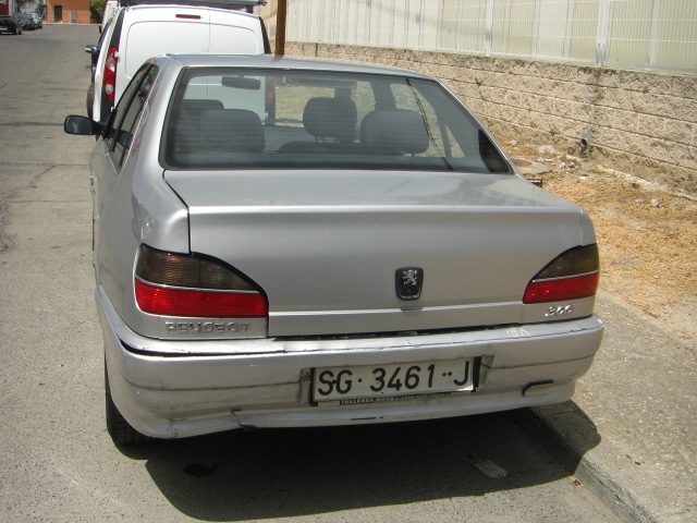 vista trasera PEUGEOT 306 SEDAN 1.9 DIESEL 70CV