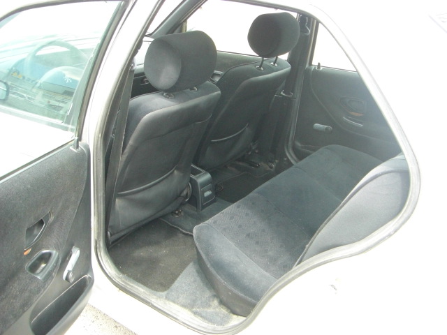 vista interior trasero PEUGEOT 306 SEDAN 1.9 DIESEL 70CV