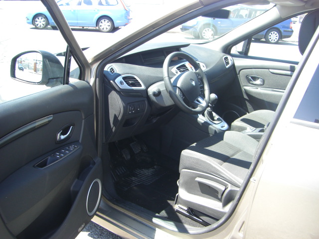 vista interior izquierdo RENAULT MEGANE SCENIC 1.9 DCI 130CV