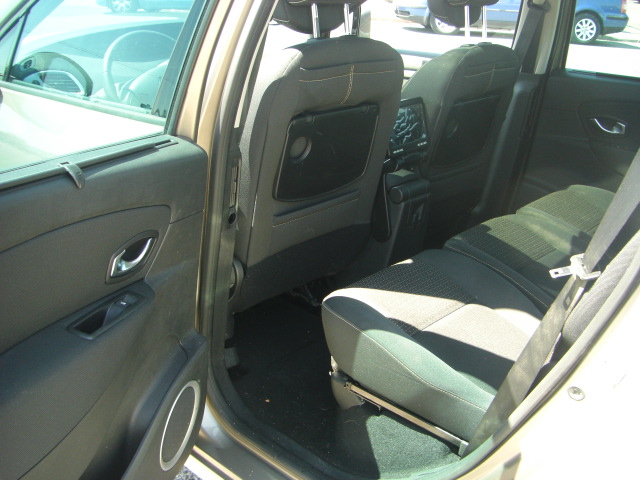 vista interior trasero RENAULT MEGANE SCENIC 1.9 DCI 130CV