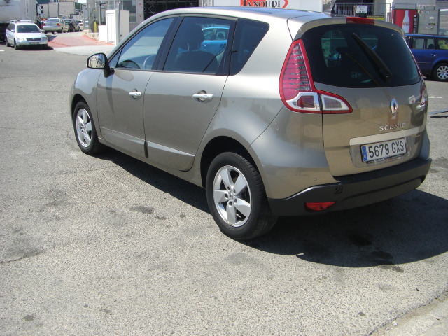 vista trasera izquierda RENAULT MEGANE SCENIC 1.9 DCI 130CV