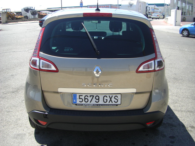 vista trasera RENAULT MEGANE SCENIC 1.9 DCI 130CV