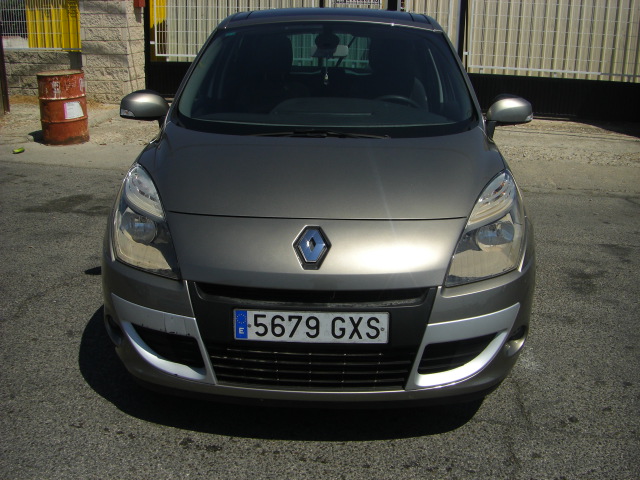 vista delantera RENAULT MEGANE SCENIC 1.9 DCI 130CV